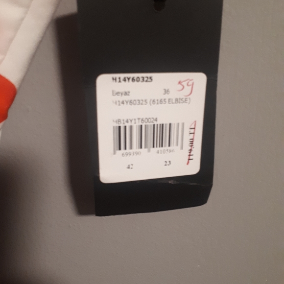 Herry Dress - Picture 2 of 7